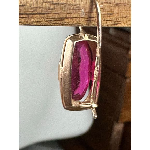 Large Ruby 14k gold vintage estate earrings #318 - Picture 14 of 16